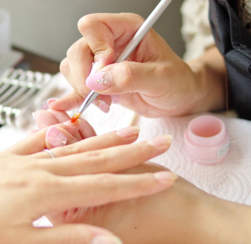 Deluxe Collagen “4 In 1” Manicure System Deluxe Collagen “4 In 1” Manicure System