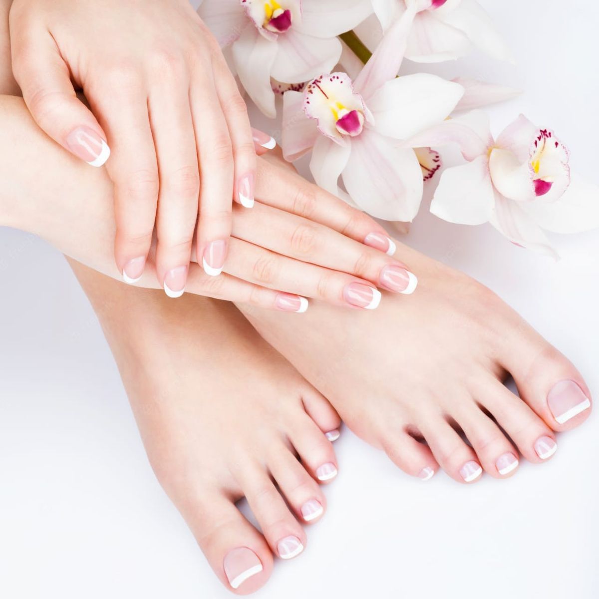 Deluxe Collagen “4 In 1” Pedicure  (Est. 60 min) Deluxe Collagen “4 In 1” Pedicure  (Est. 60 min)