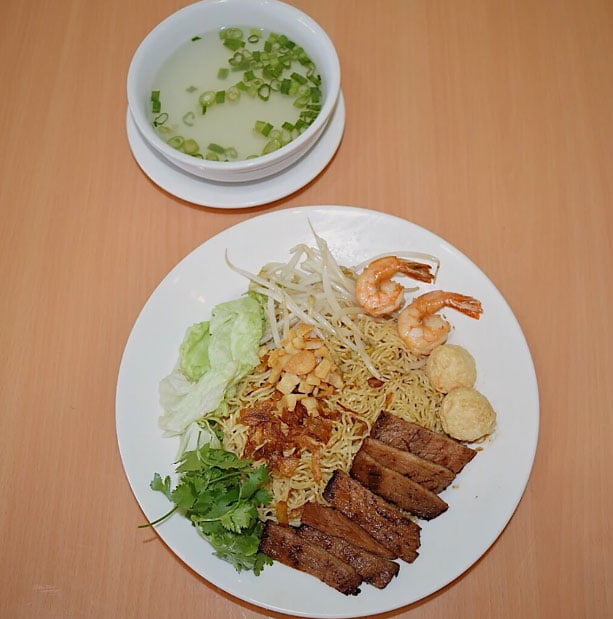 H2. Dried Egg Noodle w Combination of Charbroiled Pork, Fried Shrimp, Fried Fish Balls w Soup on the Side H2. Dried Egg Noodle w Combination of Charbroiled Pork, Fried Shrimp, Fried Fish Balls w Soup on the Side