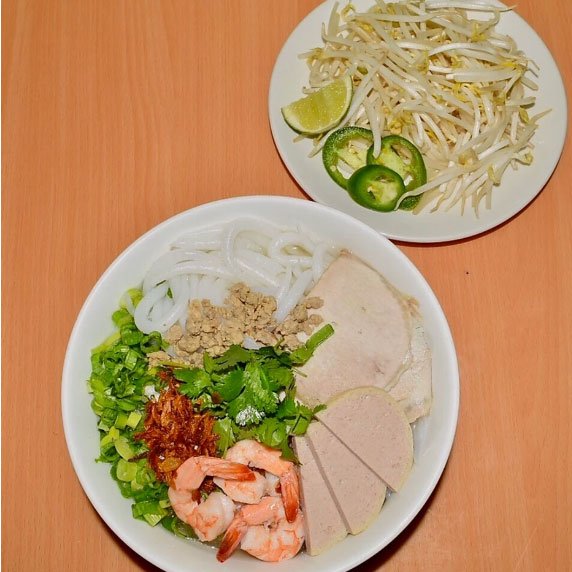 N21. Round Shape Noodle Soup w Shrimp, Lean Pork, Vietnamese Ham & Ground Pork N21. Round Shape Noodle Soup w Shrimp, Lean Pork, Vietnamese Ham & Ground Pork